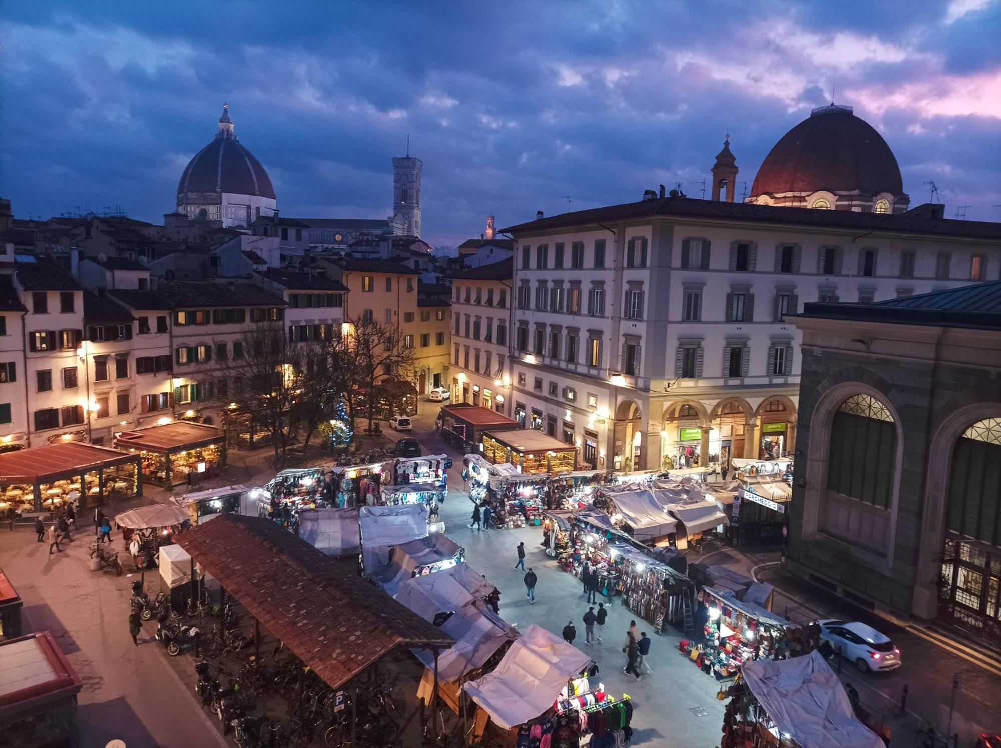 Panoramic Suite Near Duomo And Station Florenz Exterior foto
